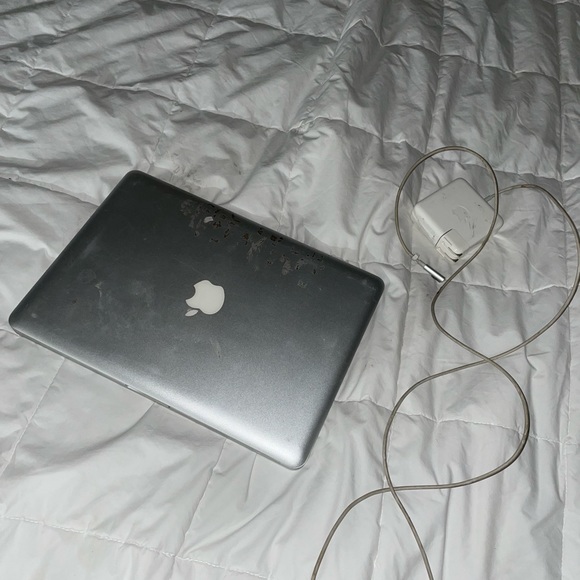 MacBook Pro - Picture 2 of 4